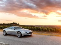 Aston Martin DB11 Lightning Sliver 2017 Mouse Pad 1401279