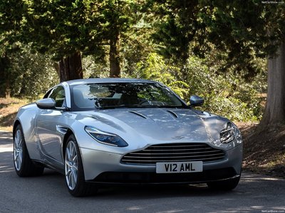 Aston Martin DB11 Lightning Sliver 2017 puzzle 1401335