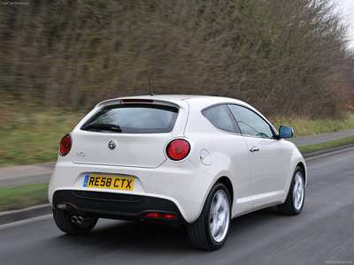 Alfa Romeo MiTo [UK] 2009 pillow