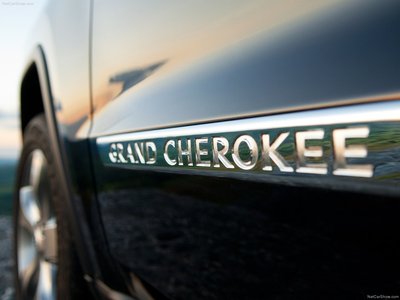 Jeep Grand Cherokee [UK] 2011 Mouse Pad 1402305