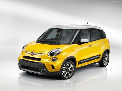Fiat 500L [US] 2014 Poster with Hanger