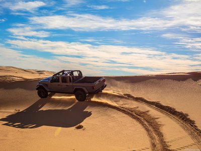 Jeep Gladiator Mojave 2020 calendar