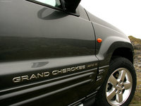 Jeep Grand Cherokee [UK] 2003 Mouse Pad 1412844