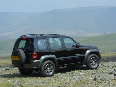 Jeep Cherokee [UK] 2003 canvas poster