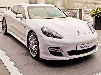 Porsche Panamera Turbo S 2012 calendar