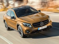 Mercedes-Benz GLA 2018 Mouse Pad 1414078