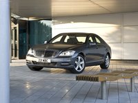 Mercedes-Benz S-Class [UK] 2010 Mouse Pad 1414596