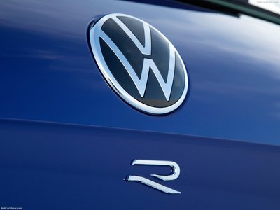 Volkswagen Touareg R 2021 poster