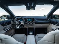 Mercedes-Benz GLA 2021 Poster 1423706