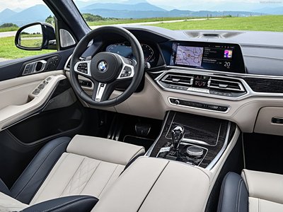 BMW X7 M50i 2020 metal framed poster