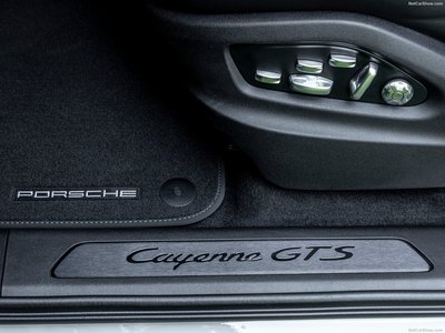 Porsche Cayenne GTS Coupe 2020 Mouse Pad 1427180