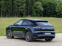 Porsche Cayenne GTS Coupe 2020 Longsleeve T-shirt #1427225