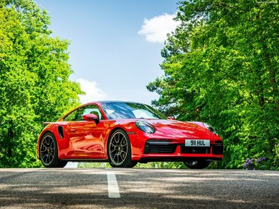 Porsche 911 Turbo S [UK] 2021 mouse pad
