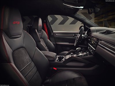 Porsche Cayenne GTS 2020 puzzle 1427908