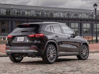 Mercedes-Benz GLA [US] 2021 Poster 1428906