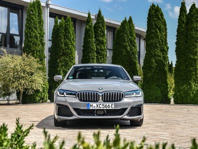 BMW 545e xDrive Sedan 2021 Poster 1435174