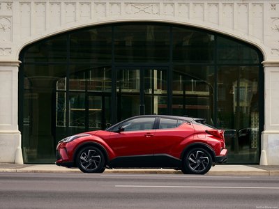 Toyota C-HR [US] 2021 mouse pad
