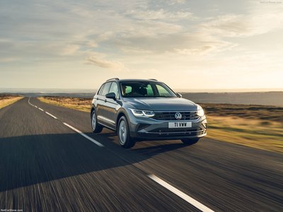 Volkswagen Tiguan [UK] 2021 poster