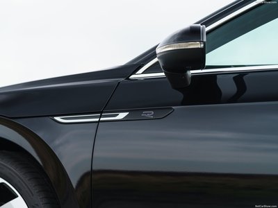 Volkswagen Arteon Shooting Brake [UK] 2021 Poster with Hanger