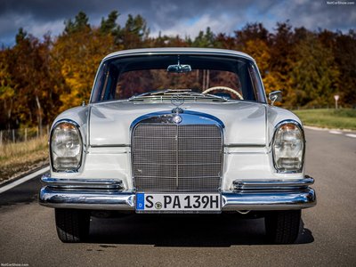 Mercedes-Benz 300 SE W112 1961 puzzle 1447419