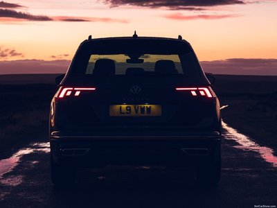 Volkswagen Tiguan R-Line [UK] 2021 Poster 1447702