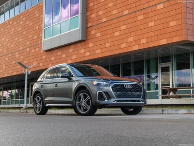 Audi Q5 [US] 2021 Poster with Hanger