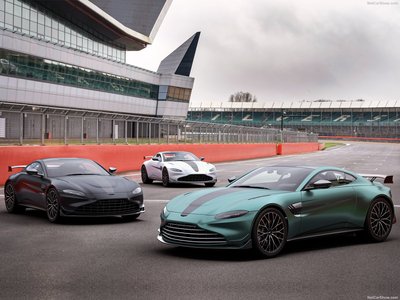 Aston Martin Vantage F1 Edition 2021 calendar