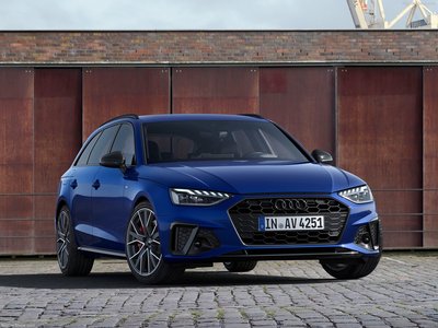 Audi A4 Avant S line competition plus 2022 phone case