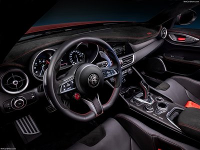 Alfa Romeo Giulia GTA 2021 puzzle 1459303