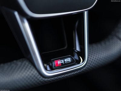 Audi RS e-tron GT [UK] 2022 pillow