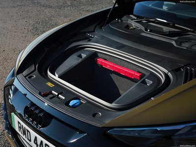 Audi RS e-tron GT [UK] 2022 tote bag
