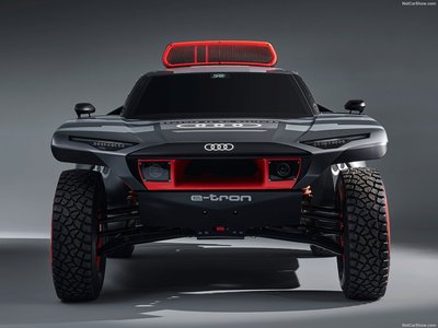 Audi RS Q e-tron Dakar Rally 2022 Mouse Pad 1470474