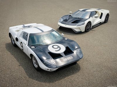 Ford GT Heritage Edition 2022 pillow
