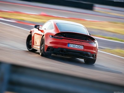 Porsche 911 Carrera 4 GTS 2022 poster