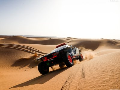 Audi RS Q e-tron Dakar Rally 2022 Mouse Pad 1475490