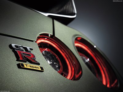 Nissan GT-R T-spec 2022 metal framed poster
