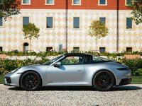 Porsche 911 Targa 4 GTS 2022 hoodie #1476075