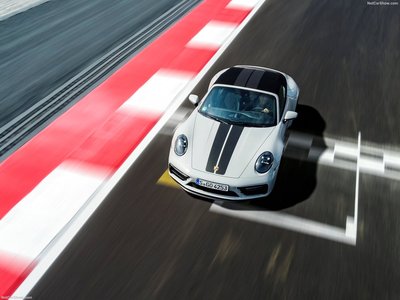 Porsche 911 Carrera 4 GTS Cabriolet 2022 Tank Top
