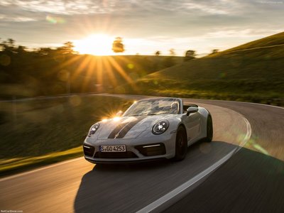 Porsche 911 Carrera 4 GTS Cabriolet 2022 tote bag