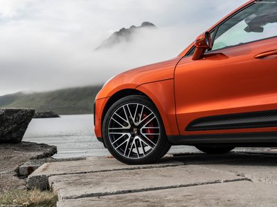 Porsche Macan S 2022 Ð¿Ñ€Ð¾Ð´Ð¾Ð»Ð¶ÐµÐ½Ð¸Ðµ poster
