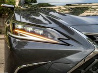 Lexus ES 300h [EU] 2022 stickers 1478628