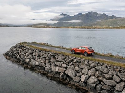 Porsche Macan S 2022 Poster 1479397