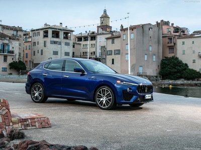 Maserati Levante Hybrid 2021 magic mug #1484362