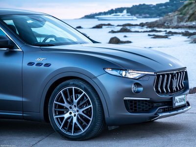 Maserati Levante Hybrid 2021 magic mug #1484390