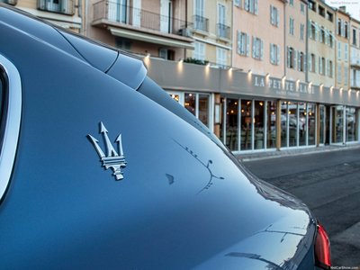Maserati Levante Hybrid 2021 magic mug #1484525