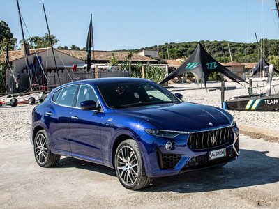 Maserati Levante Hybrid 2021 stickers 1484557