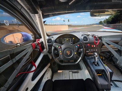 Porsche 718 Cayman GT4 RS Clubsport 2022 mouse pad