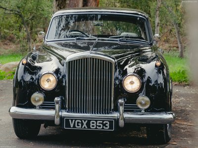 Bentley S1 Continental Flying Spur 1958 pillow