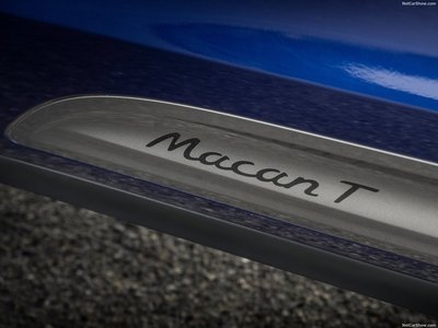 Porsche Macan T 2022 Poster 1499269