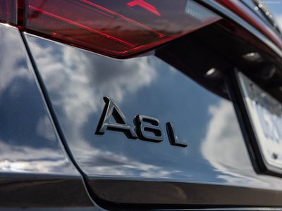 Audi A8 L [US] 2022 pillow